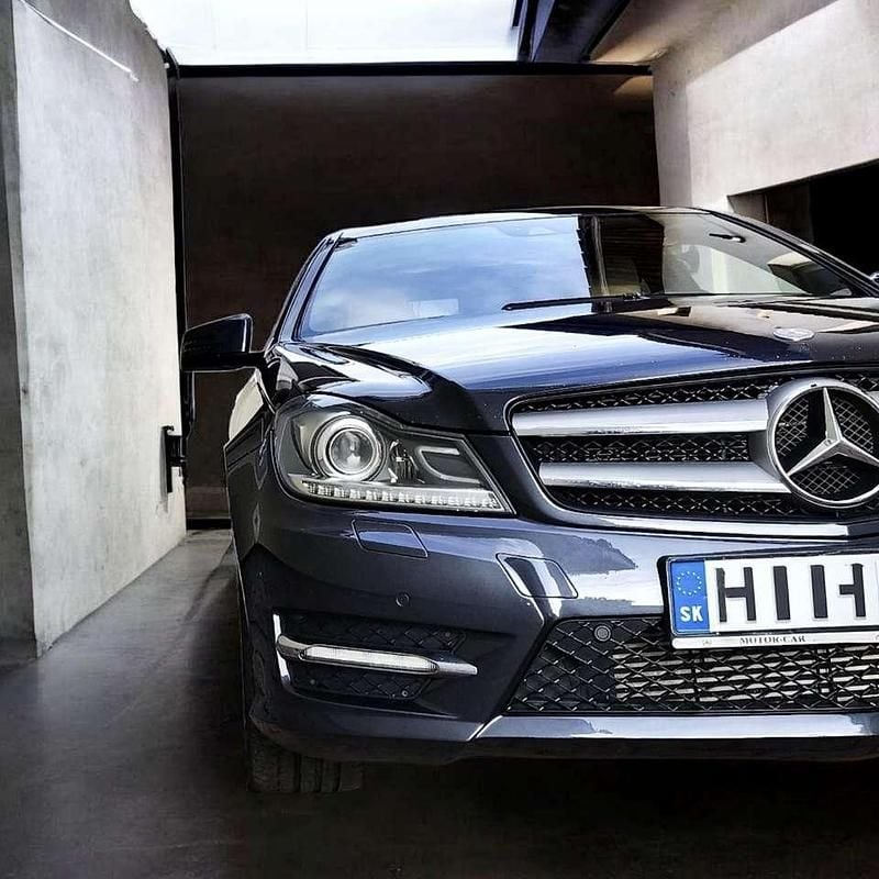 Gebraucht Mercedes C250 204 PS (150 kW) 2011 Grau Coupé