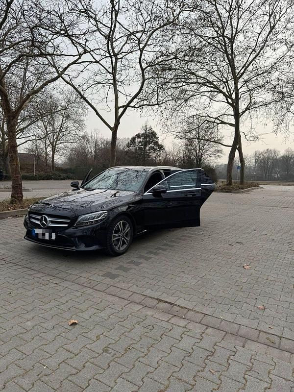 Schwarz Gebraucht 2021 Mercedes C200 Kombi | 22.500 € (Guter Preis) - Bild 1/4