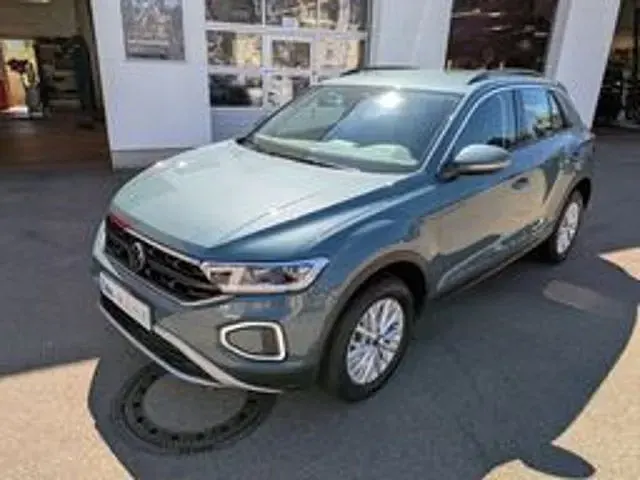 Gebraucht VW T-Roc Life 150 PS (110 kW) 2025 Blau SUV