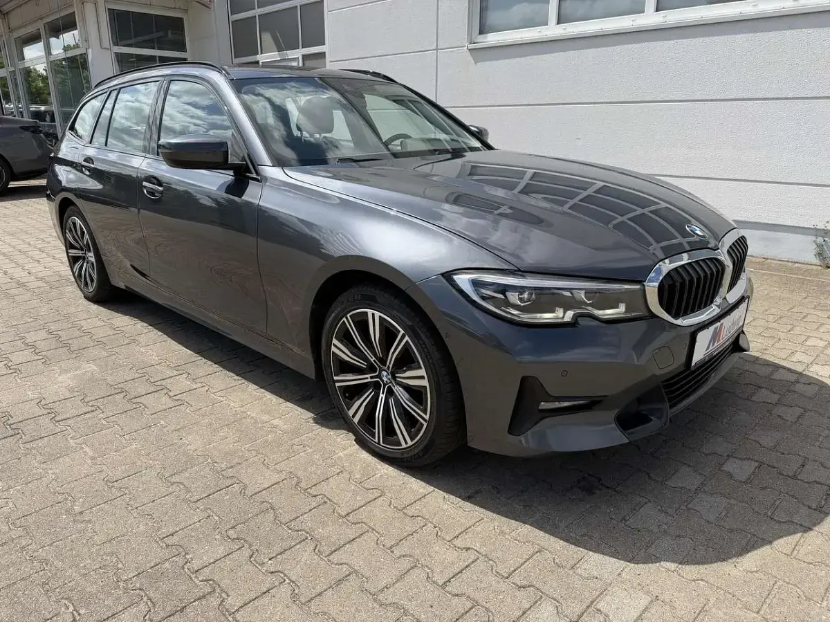 Gebraucht BMW 320 Sport Line 190 PS (139 kW) 2022 Mineralgrau Kombi