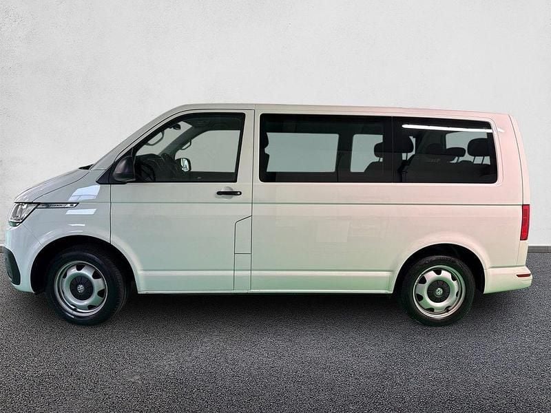 Second-hand VW Multivan Trendline 150 CP (110 kW) 2020 Alb Monovolum