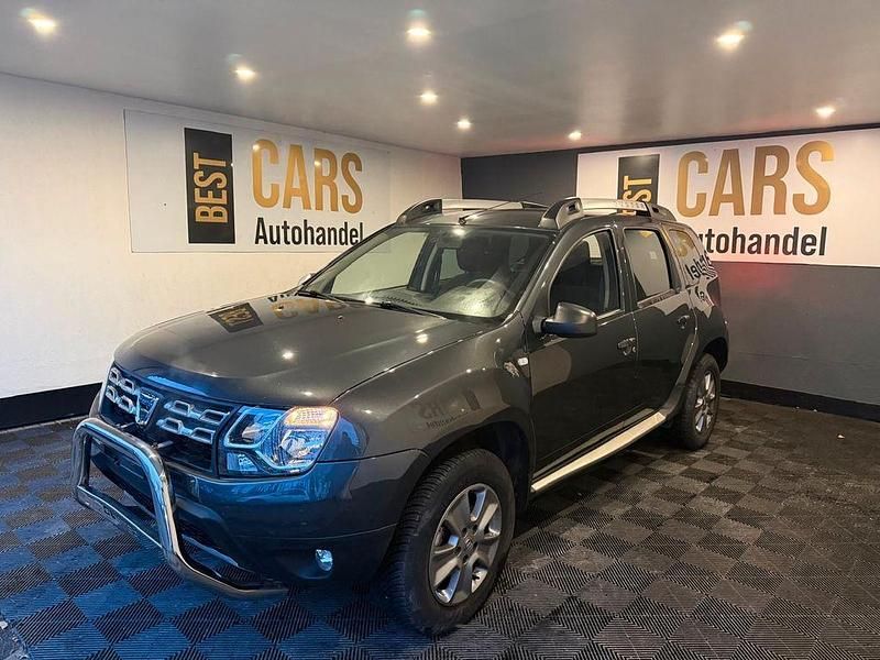 Grau Gebraucht 2015 Dacia Duster Celebration SUV | 9.900 € (Guter Preis) - Bild 1/4