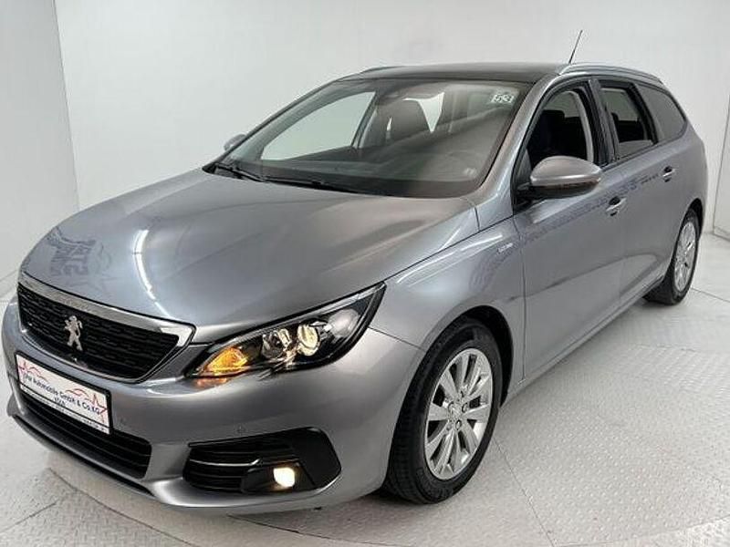Gebraucht Peugeot 308 116 PS (85 kW) 2019 Silber Limousine