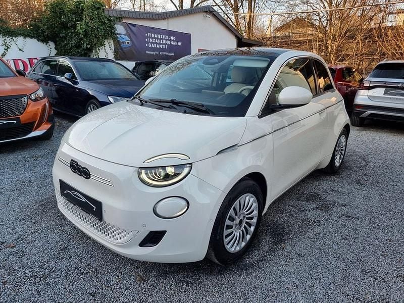 Gebraucht Fiat 500e La Prima 69 kW (95 PS) 2024 Weiß Kleinwagen