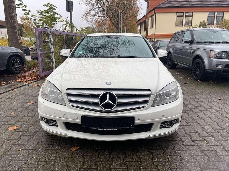 Gebraucht Mercedes C350 272 PS (200 kW) 2007 Calcitweiss  unilack Limousine