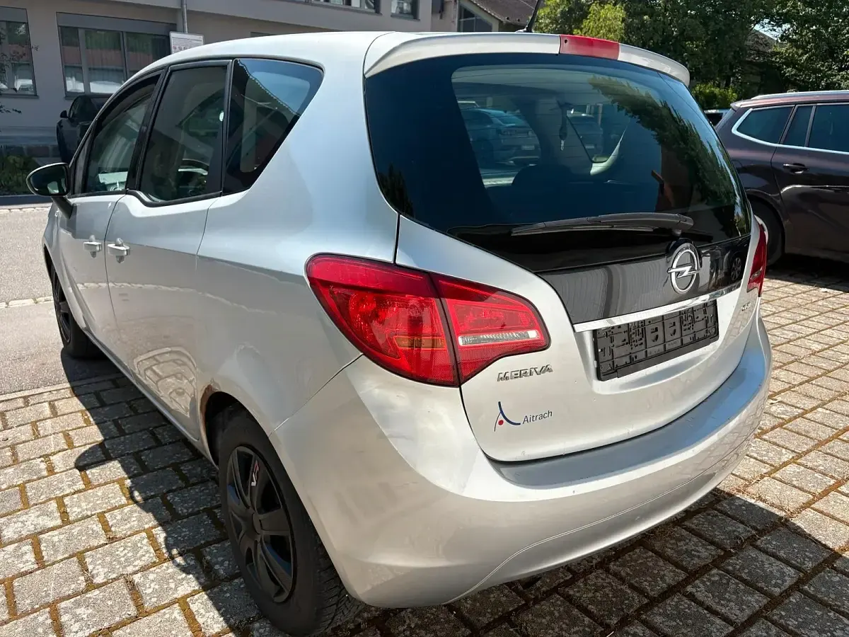 Gebraucht Opel Meriva 75 PS (55 kW) 2010 Silber Van / Kleinbus