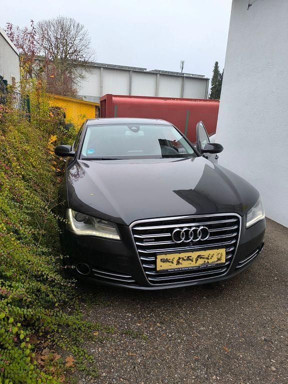Braun Gebraucht 2013 Audi A8 Limousine | 18.300 € (Fairer Preis) - Bild 1/4