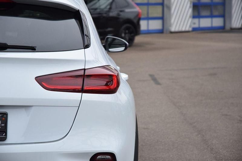 Neu Kia XCeed 150 PS (110 kW) 2025 Weiß SUV