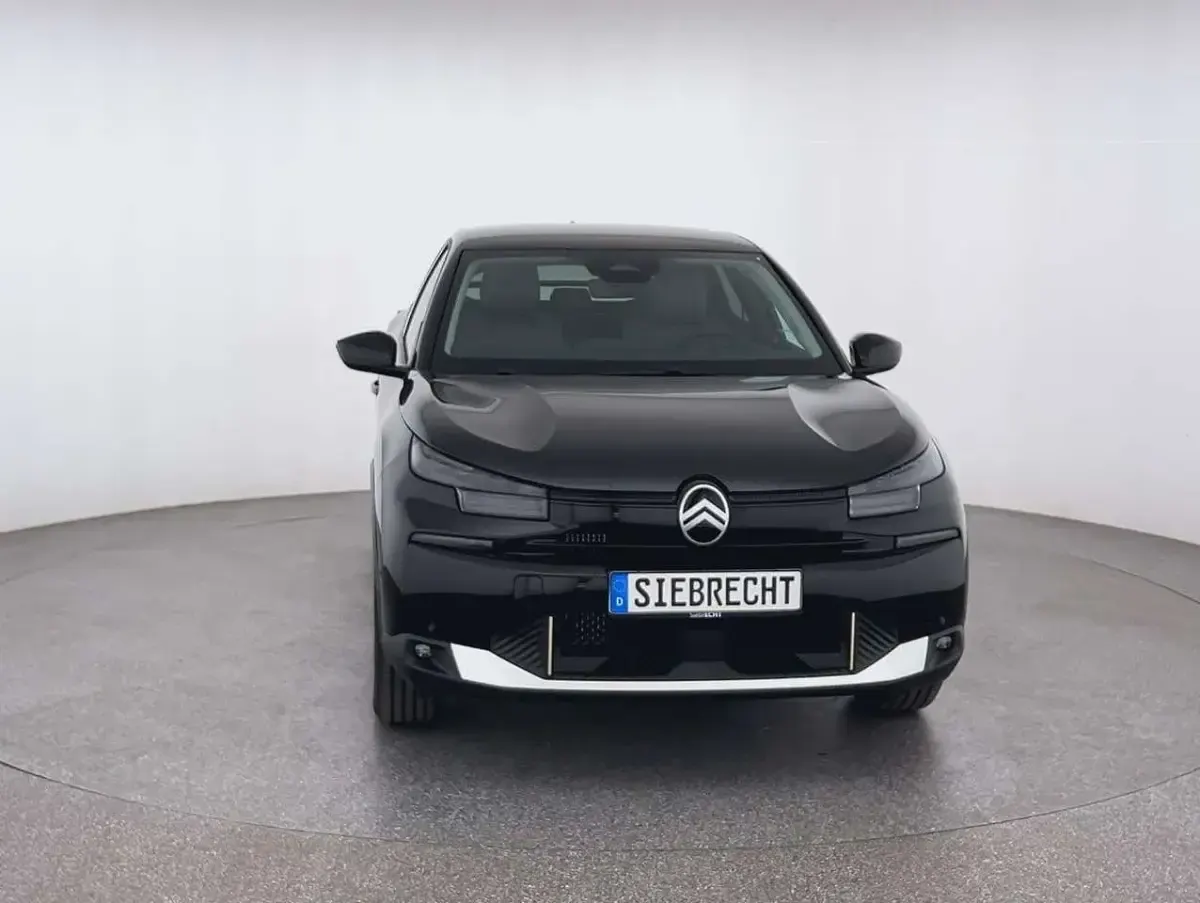 Neu Citroën C4 131 PS (96 kW) 2025 Schwarz SUV