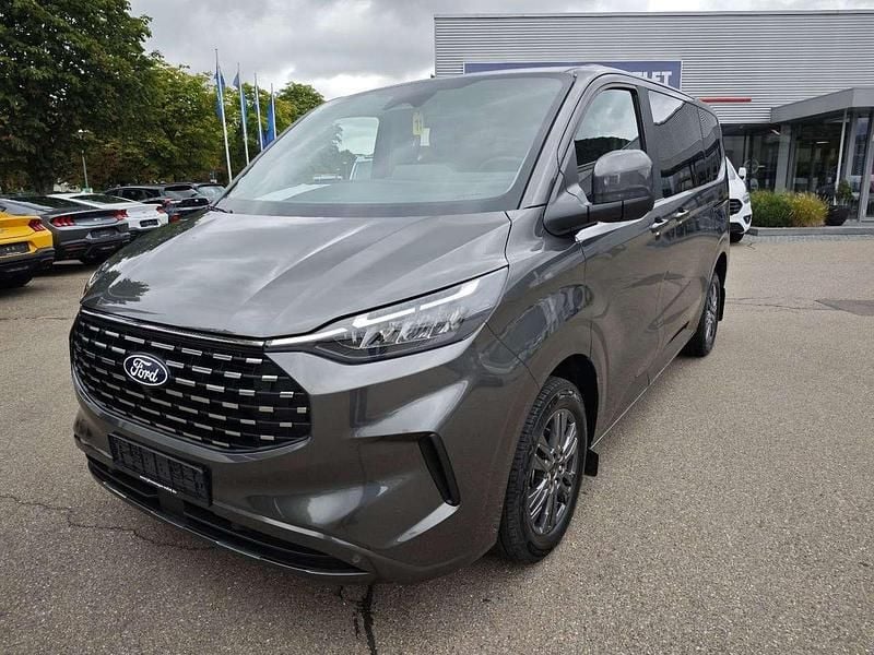 Magnetic grau Neu 2024 Ford Tourneo Custom Titanium Van / Kleinbus | 57.900 € (Superpreis) - Bild 1/4