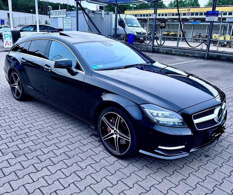 Schwarz Gebraucht 2013 Mercedes CLS350 Shooting Brake AMG line Kombi | 16.000 € (Guter Preis) - Bild 1/4