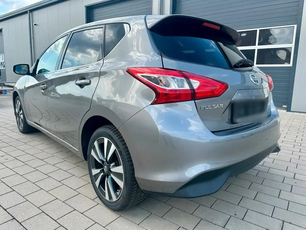 Gebraucht Nissan Pulsar 116 PS (85 kW) 2016 Grau Kleinwagen