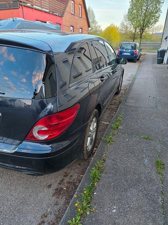 Gebraucht Mercedes R280 231 PS (169 kW) 2007 Schwarz Van / Kleinbus