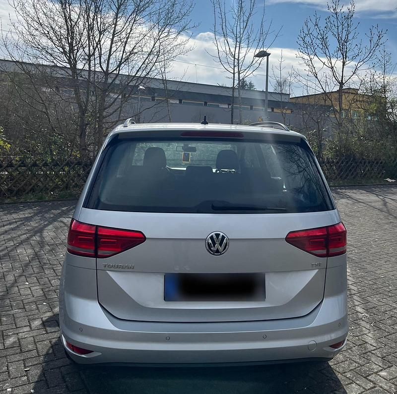 Gebraucht VW Touran 110 PS (80 kW) 2016 Silber Van / Kleinbus