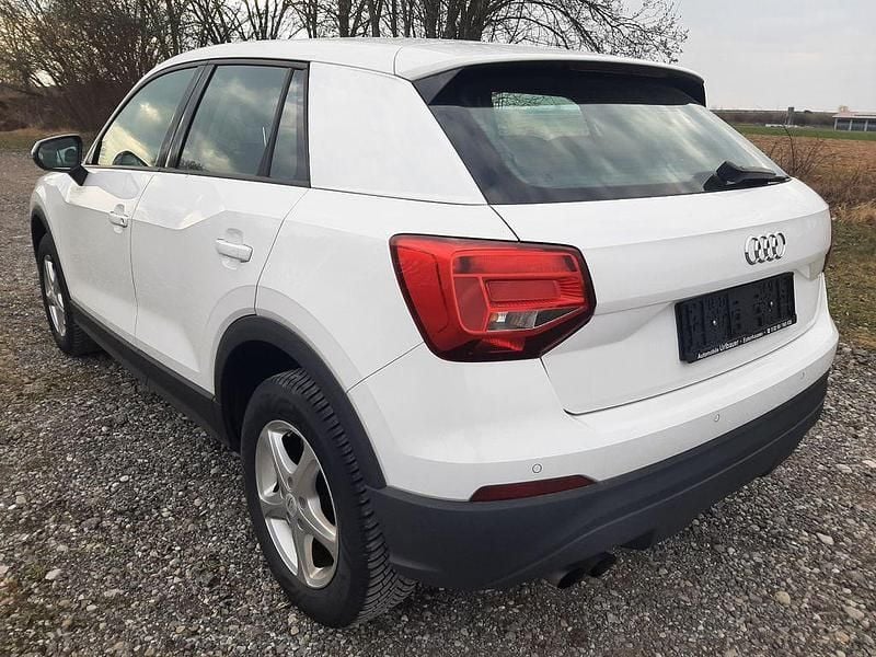 Używany Audi Q2 Basis 150 KM (110 kW) 2017 Biały SUV