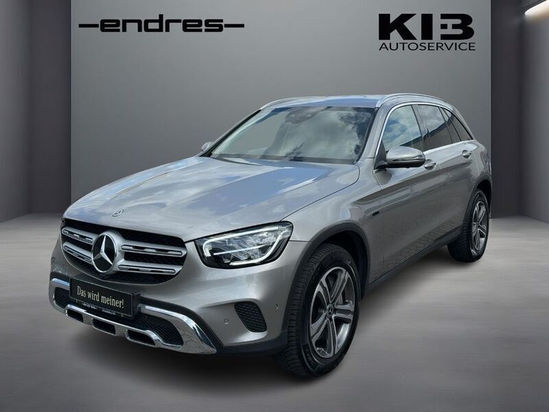 Mojavesilber metalliclack Gebraucht 2021 Mercedes GLC300e SUV | 38.770 € (Teuer) - Bild 1/4