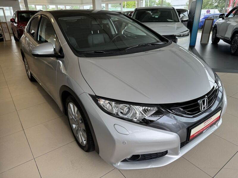 Grau Gebraucht 2012 Honda Civic Executive Limousine | 15.900 € (Teuer) - Bild 1/4