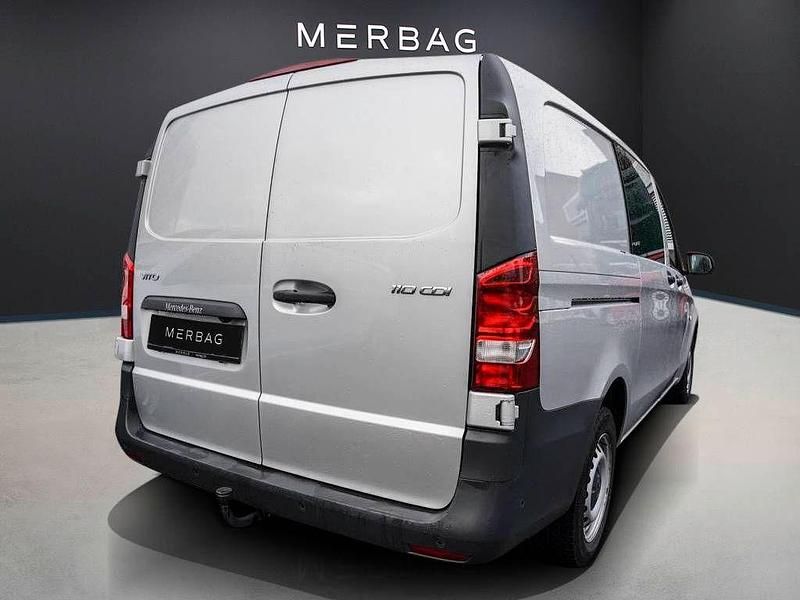 Gebraucht Mercedes Vito 102 PS (75 kW) 2021 Brilliantsilber Van