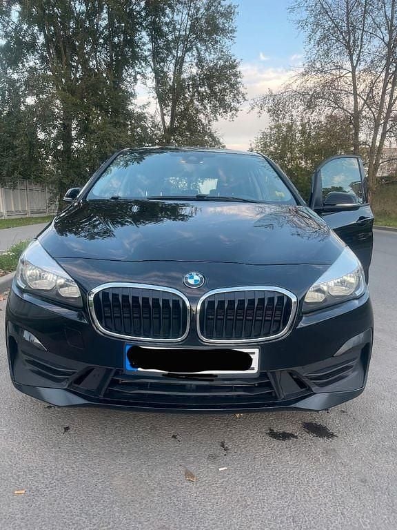 Schwarz Gebraucht 2019 BMW 225 Active Tourer Van / Kleinbus | 12.999 € (Guter Preis) - Bild 1/4