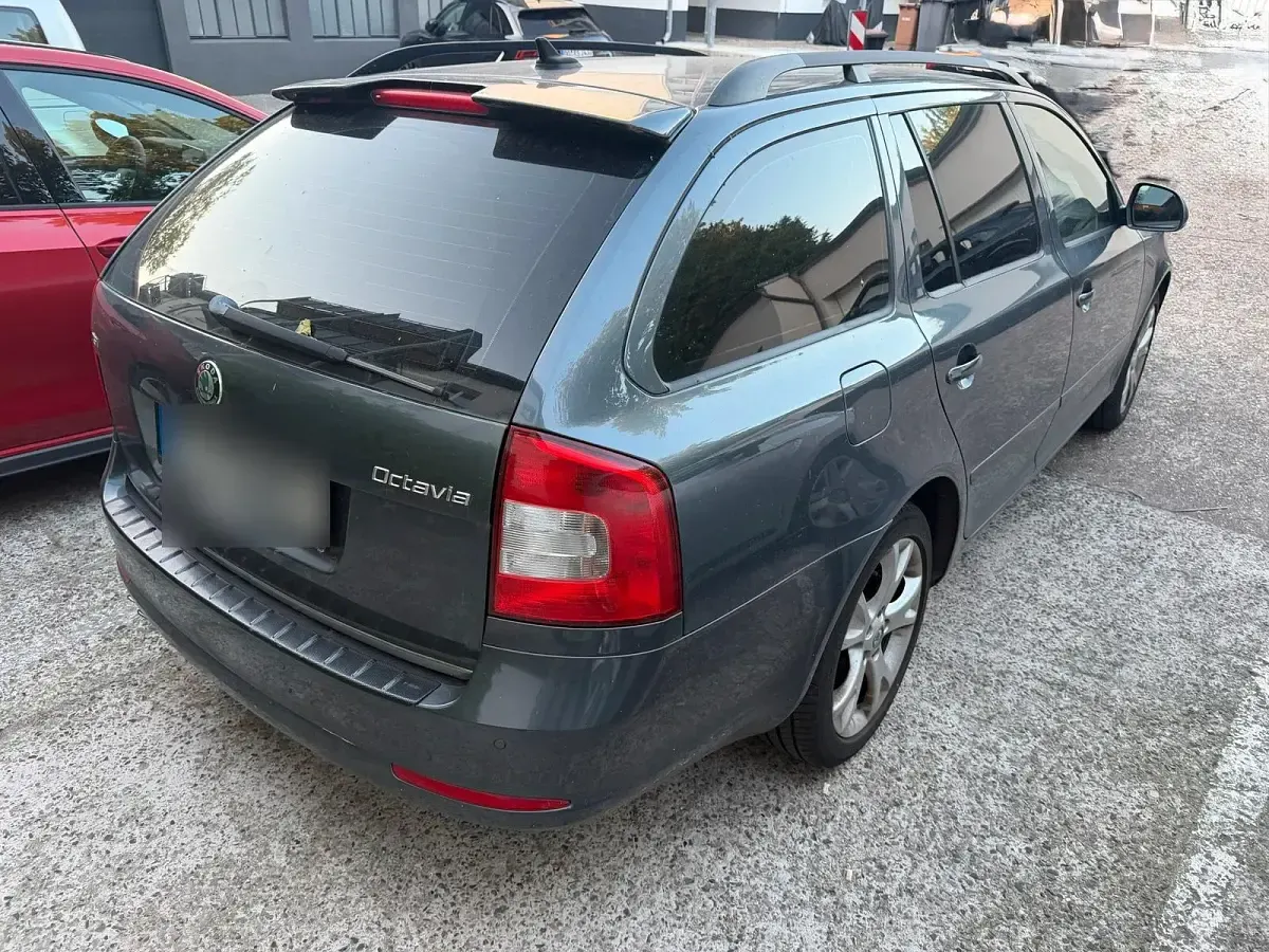Gebraucht Skoda Octavia 160 PS (117 kW) 2009 Grau Kombi
