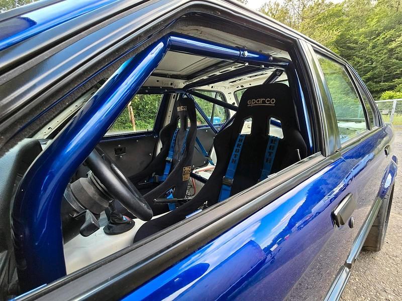 Gebraucht BMW 325 Performance 193 PS (141 kW) 1988 Blau Limousine