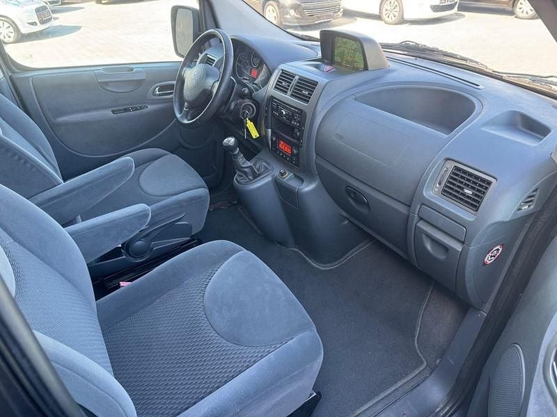 Gebraucht Citroën Jumpy Exclusive 128 PS (94 kW) 2014 Farbe astergrau/metallic Van / Kleinbus