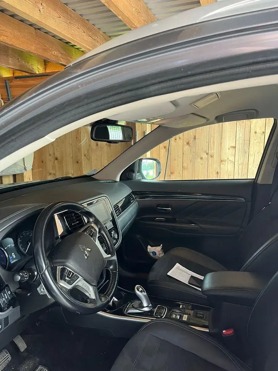 Gebraucht Mitsubishi Outlander P-HEV 224 PS (164 kW) 2018 Grau SUV