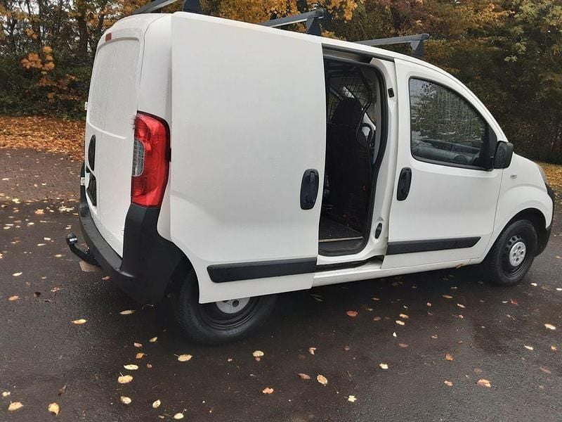 Weiß Gebraucht 2015 Peugeot Bipper Van | 4.900 € (Fairer Preis) - Bild 1/4