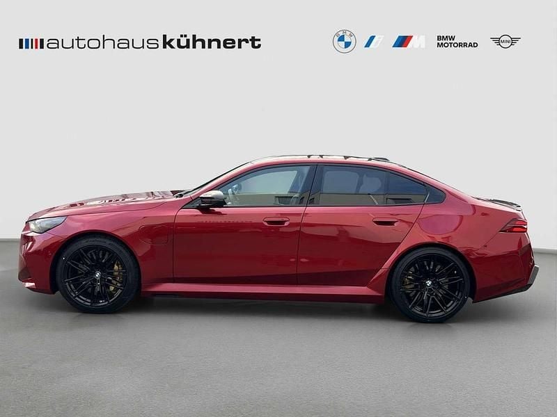 Gebraucht BMW M5 Performance 727 PS (534 kW) 2024 Dragon fire rot metallic Limousine