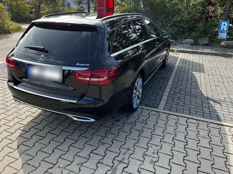 Gebraucht Mercedes C220 194 PS (142 kW) 2020 Schwarz Kombi