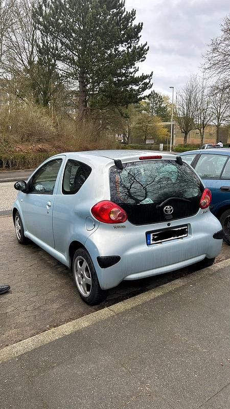 Gebraucht Toyota Aygo 68 PS (50 kW) 2005 Blau Kleinwagen