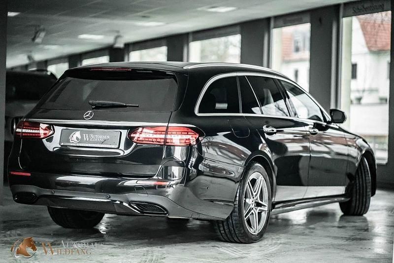 Gebraucht Mercedes E300 AMG 211 PS (155 kW) 2021 Schwarz Kombi
