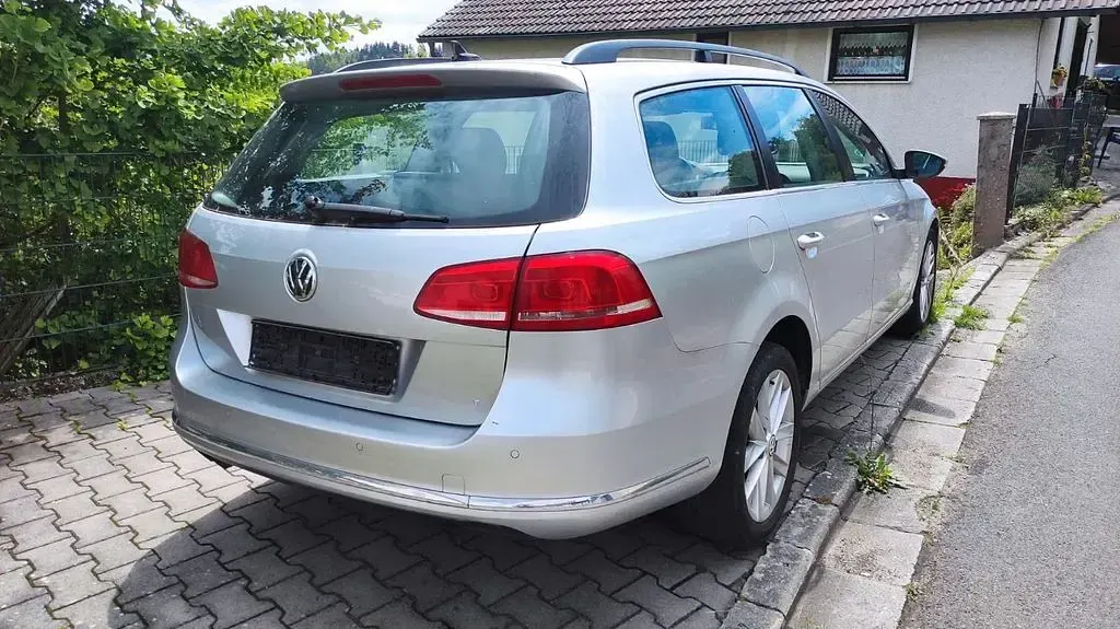 Gebraucht VW Passat Comfortline 140 PS (102 kW) 2014 Grau Kombi
