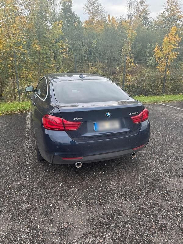 Blau Gebraucht 2018 BMW 440 Limousine | 27.500 € (Fairer Preis) - Bild 1/4