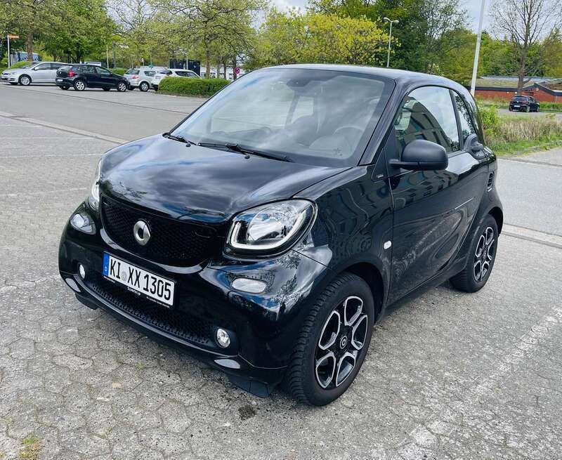 Schwarz Gebraucht 2019 Smart ForTwo Coupé Passion Kleinwagen | 10.690 € (Superpreis) - Bild 1/4