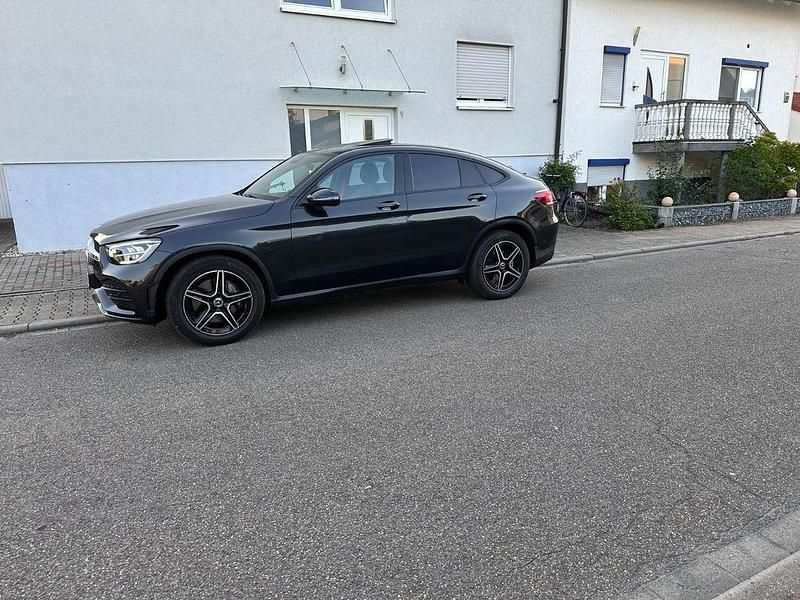 Gebraucht Mercedes GLC220 AMG 194 PS (142 kW) 2019 Schwarz Coupé