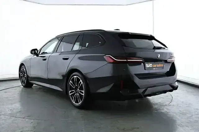 Gebraucht BMW 520 M Sport 208 PS (152 kW) 2025 Grau Kombi