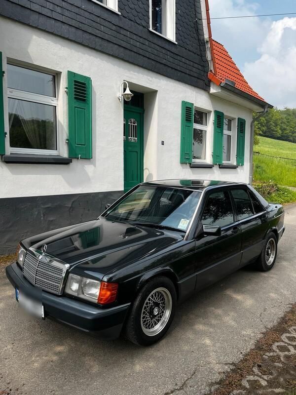 Schwarz Gebraucht 1993 Mercedes 190 Limousine | 9.999 € - Bild 1/4