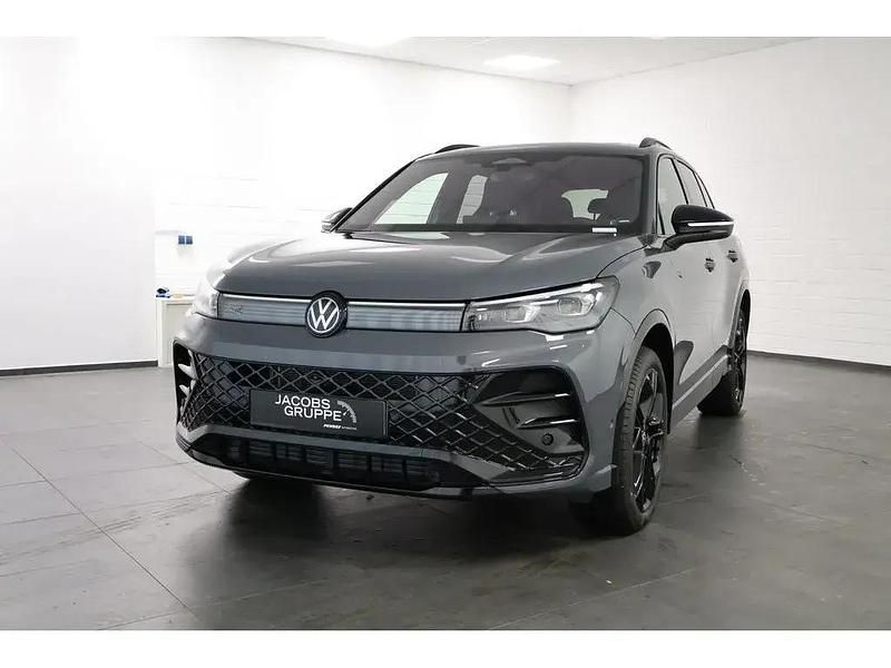 Gebraucht VW Tiguan Style 142 PS (104 kW) 2025 Grau SUV