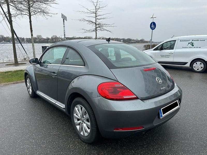 Gebraucht VW Beetle Comfortline 105 PS (77 kW) 2012 Grau Kleinwagen