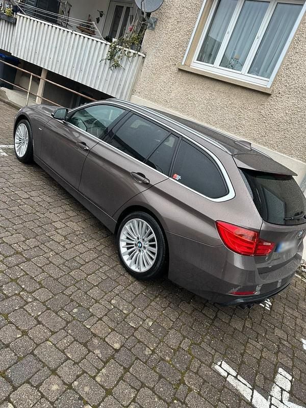 Gebraucht BMW 330 Luxury Line 258 PS (189 kW) 2013 Andere farben Kombi