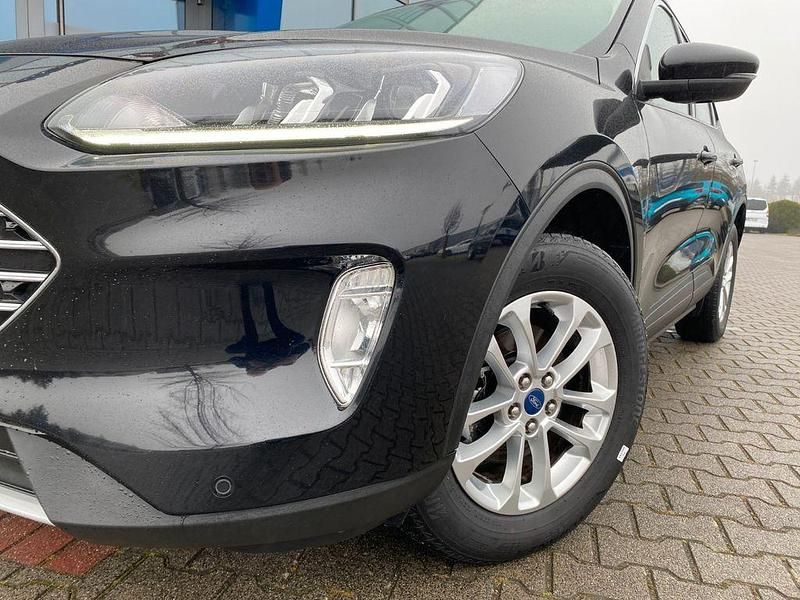 Gebraucht Ford Kuga Titanium 152 PS (111 kW) 2022 Schwarz SUV