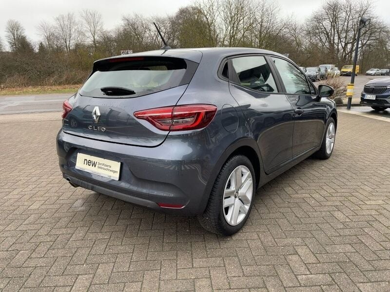 Gebraucht Renault Clio V SE 67 PS (49 kW) 2022 Grau Limousine