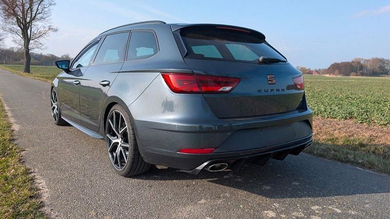 Gebraucht Seat Leon 4Drive 300 PS (220 kW) 2019 Grau Kombi