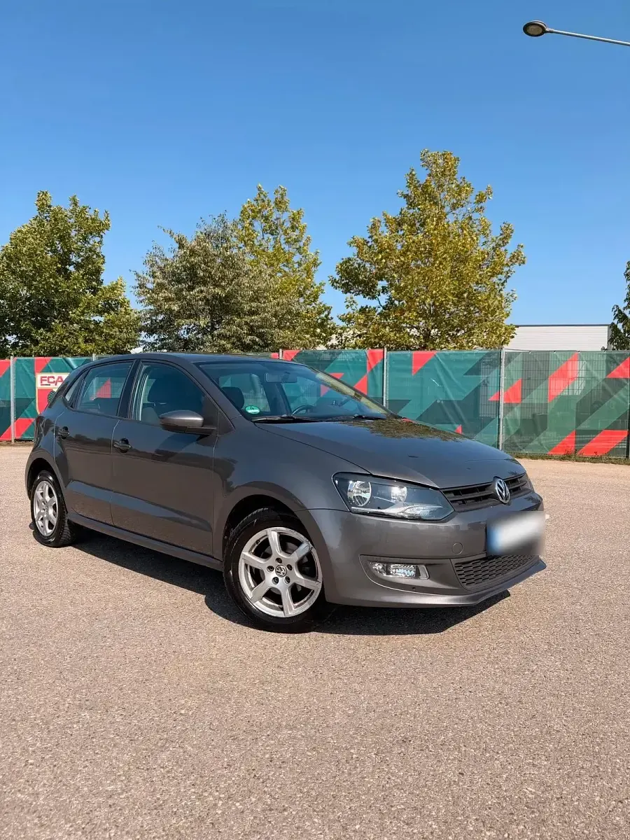 Gebraucht VW Polo 69 PS (50 kW) 2013 Grau Kleinwagen
