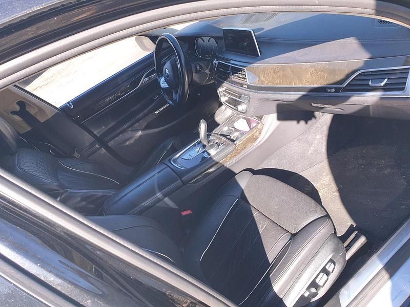 Gebraucht BMW 750 449 PS (330 kW) 2016 Schwarz Limousine