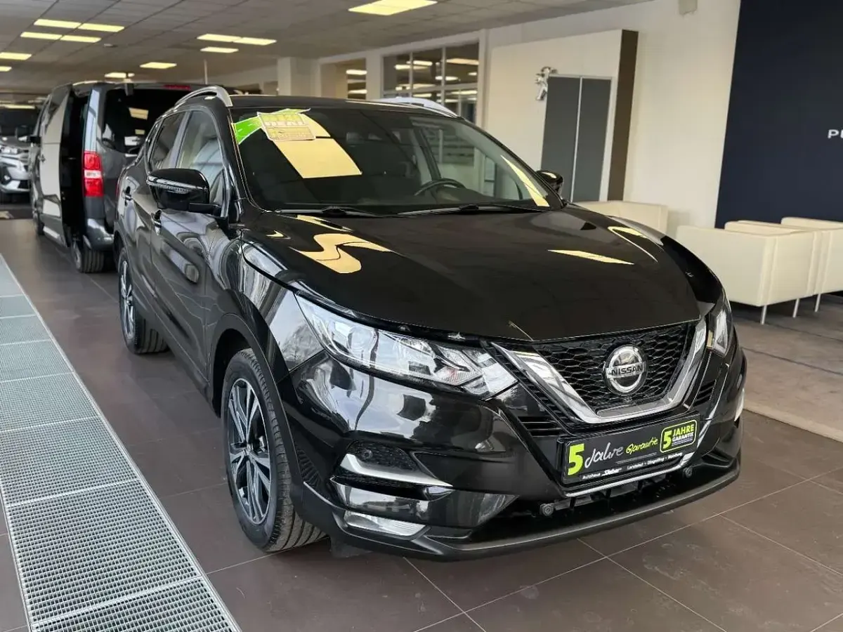 Gebraucht Nissan Qashqai Zama 158 PS (116 kW) 2020 Schwarz SUV