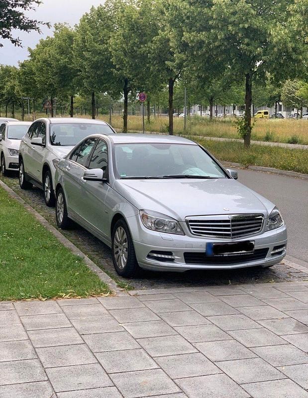 Gebraucht Mercedes C180 156 PS (114 kW) 2010 Silber Limousine