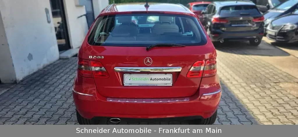 Gebraucht Mercedes B200 136 PS (100 kW) 2010 Rot Van / Kleinbus