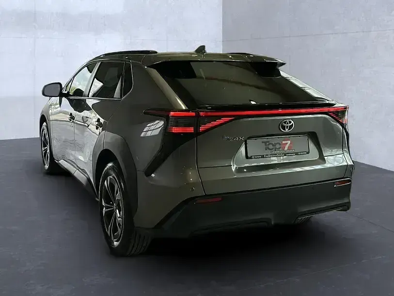 Usata Toyota bZ4X 164 kW (224 CV) 2025 Argento SUV